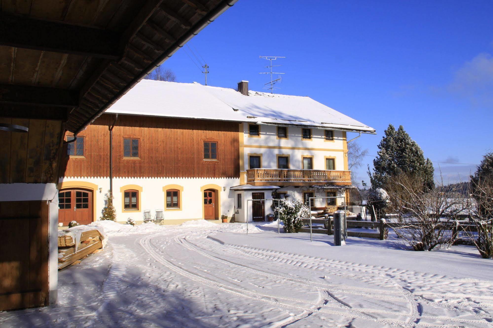 Pension Bernhardhof Otterfing Exterior photo
