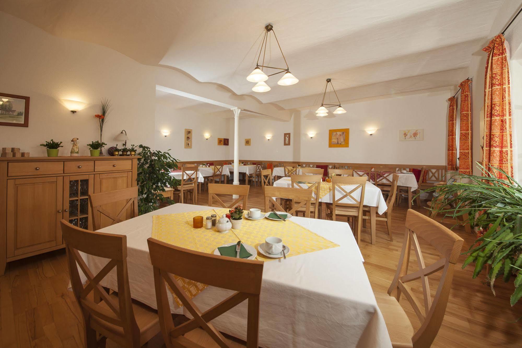 Pension Bernhardhof Otterfing Exterior photo